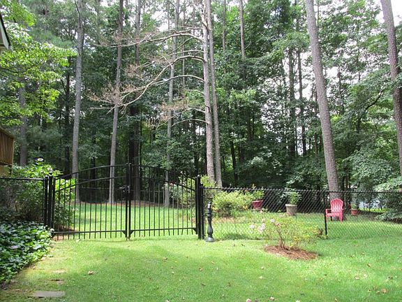 4th image of 2649 Sheffield Ct SW