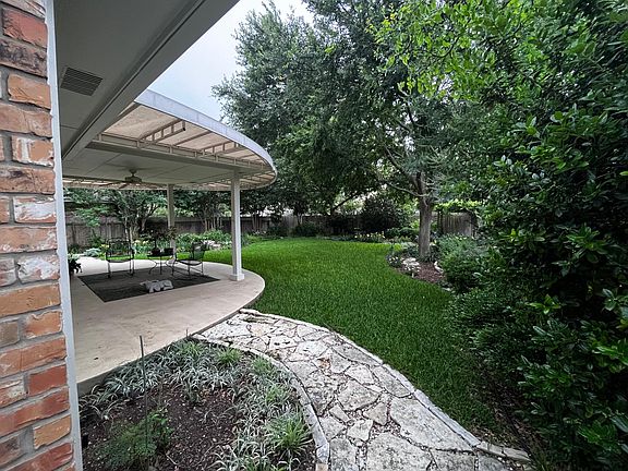 3rd image of 5113 McDade Dr