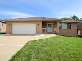 1061 Vicksburg Dr, Parma, OH 44134