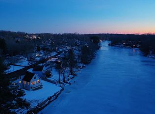 59 Sasapequan Rd, Fairfield, CT 06824