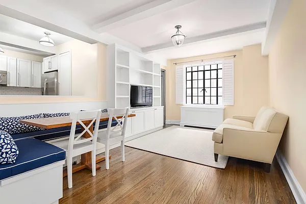 Sold by Compass | media 19