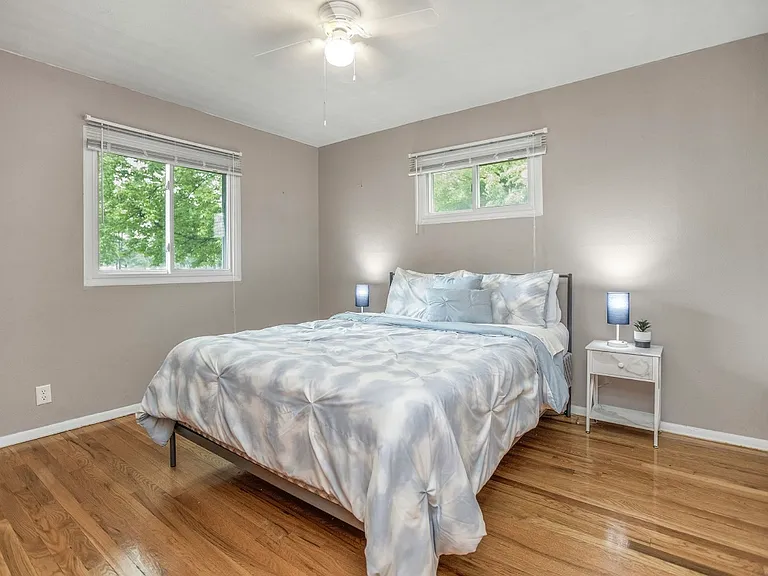 2828 Macarthur Ave — Photo 13