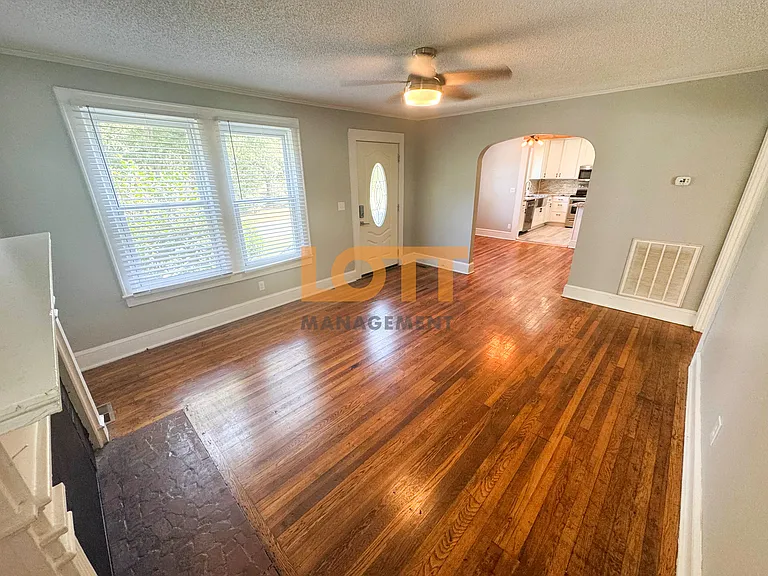 106 E C Ave — Photo 5