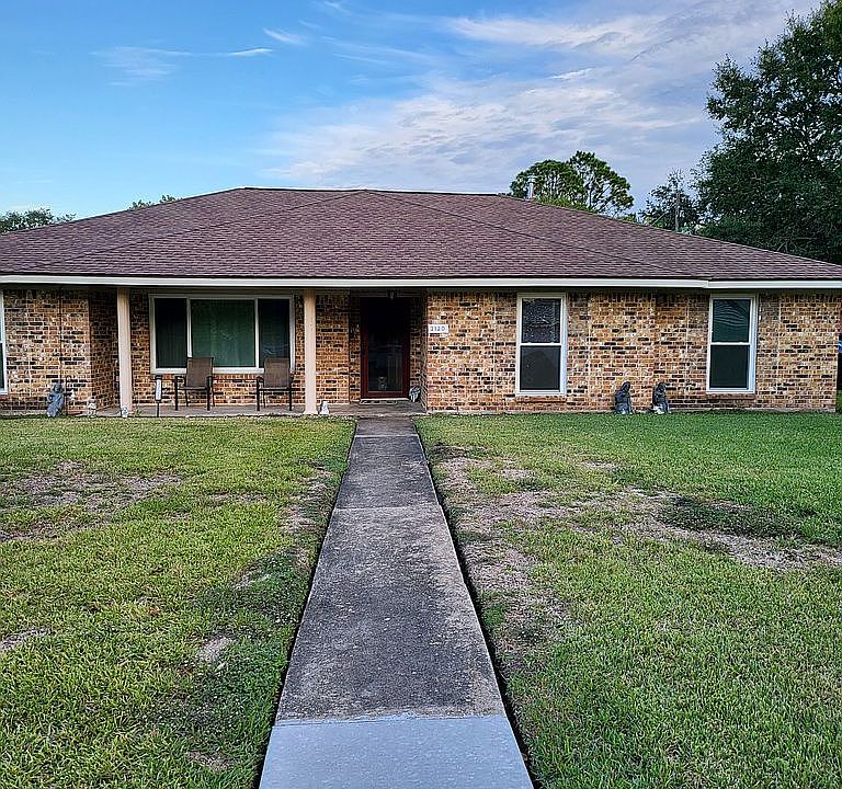 1st image of 2120 Briar Cir