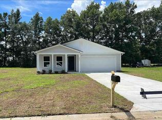 810 Twin Oaks Cir, Lake City, SC 29506
