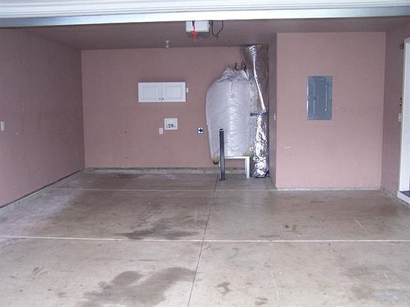 4th image of 384 N 1st Ave