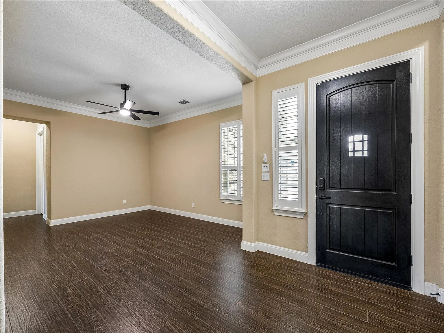 4 bed, 4108 sqft, $6,500 — Photo 4