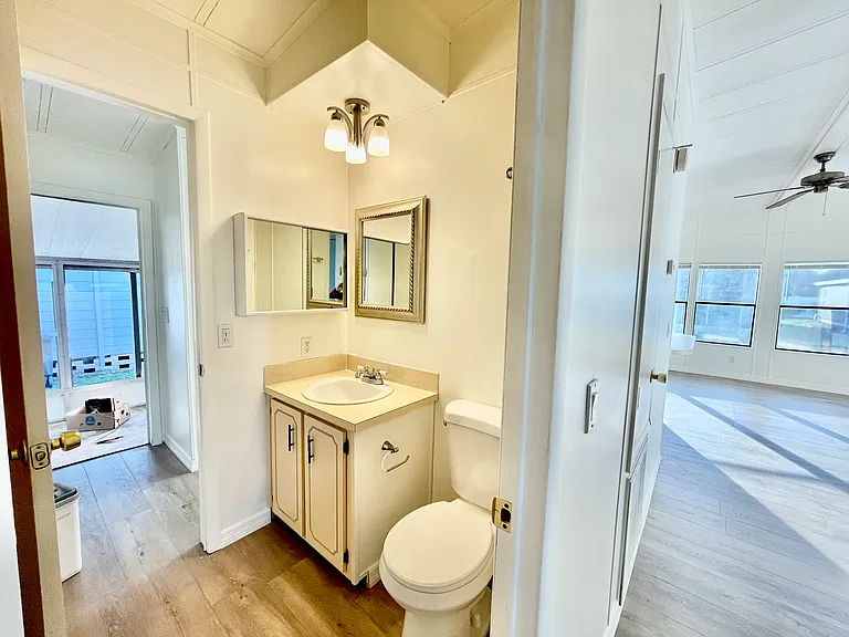 100 Hampton Rd #39 — Photo 10