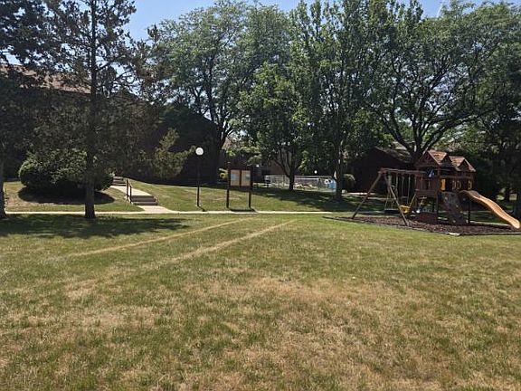 3rd image of 9096 N Park Plaza Ct
