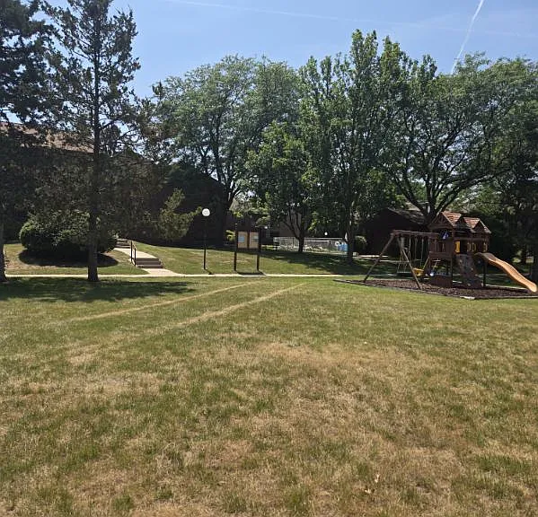 9096 N Park Plaza Ct — Photo 3
