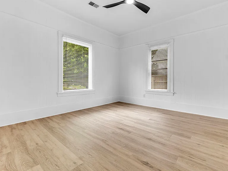 1721 Nelson Ave — Photo 16
