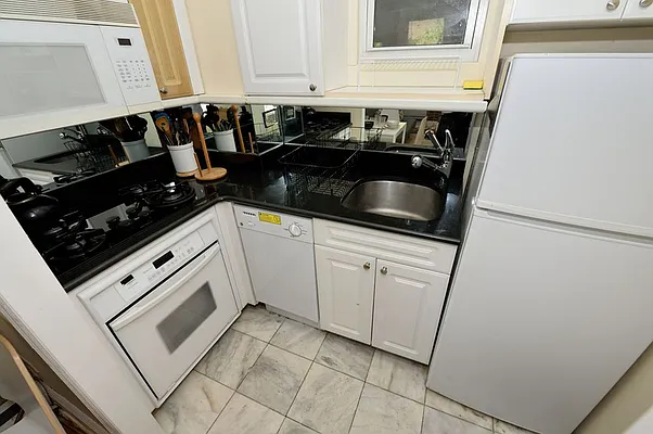 Rented by LG Fairmont Group | media 83