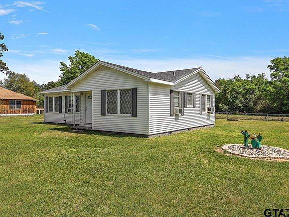 3rd image of 279 Fairview St