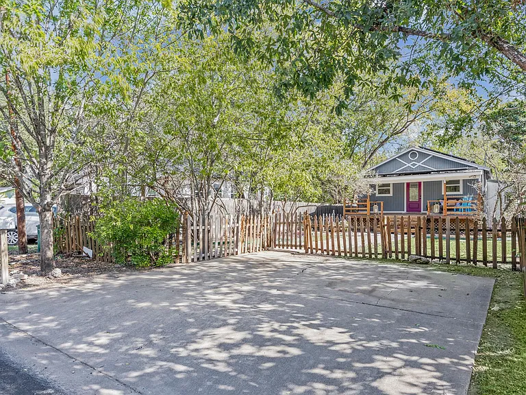1137 Richardine Ave — Photo 13