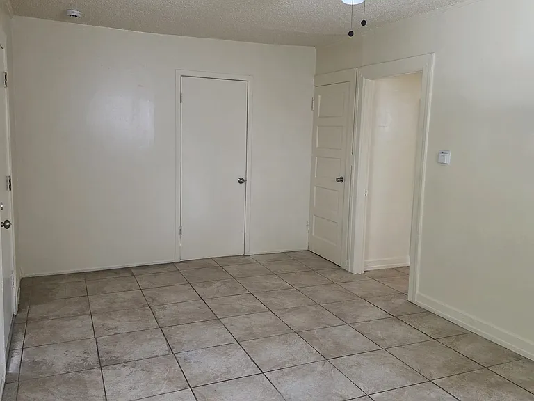 9019 Baring Cross St #1 — Photo 4