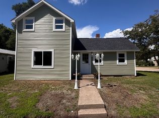 719 Ware St, Waupaca, WI 54981