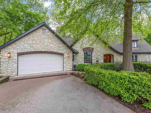 1838 Brown Deer Cv, Coralville, IA 52241
