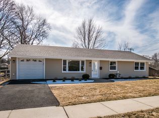 435 E State St, South Elgin, IL 60177