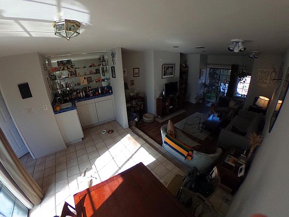 3rd image of 1637 Carleton St