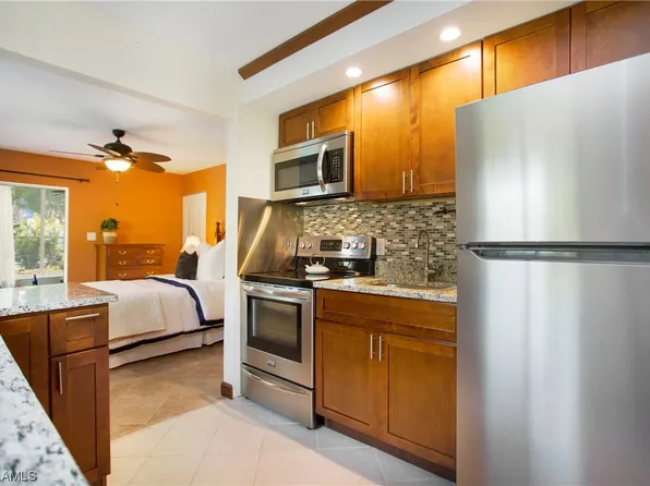 8127 Country Rd Unit 103, Fort Myers, FL 33919