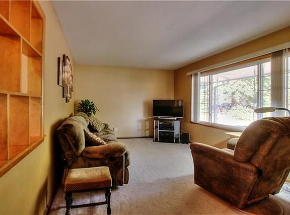 5th image of 10805 E Lewis Ave