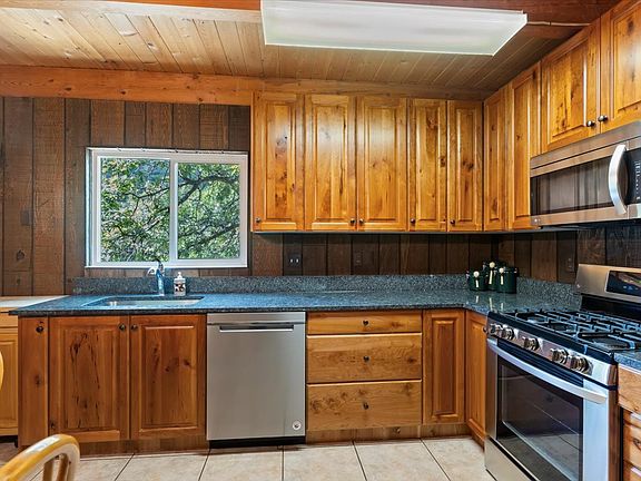 5th image of 212 N Pine Dr E #38