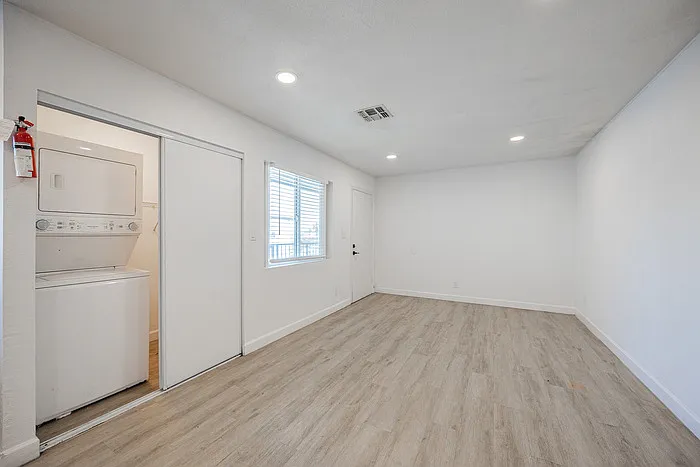719 N 12th Ave #4 — Photo 17