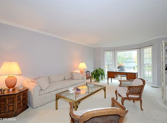 3rd image of 2821 E Woodbury Dr