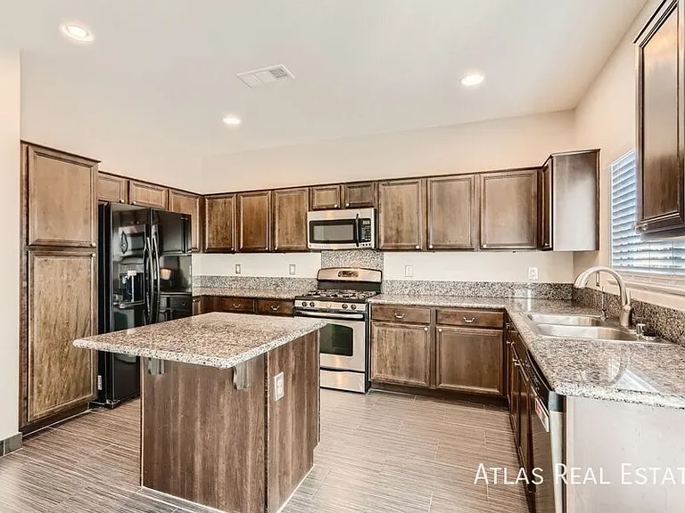 10601 Derby Peak Ln — Photo 5