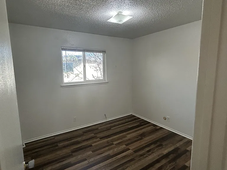 10729 Prospect Ave NE #C — Photo 11