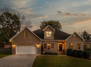 221 Lizzy Dr, Johnson City, TN 37615