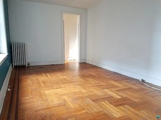 Rented by Compass | media 59