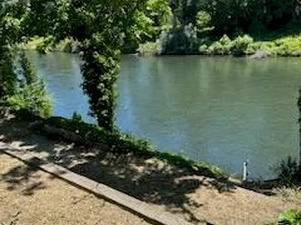 5044 Rogue River Hwy, Gold Hill, OR 97525