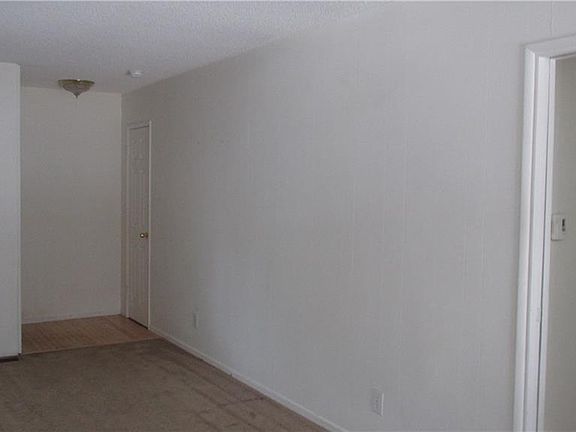 5th image of 516 Meadow Ln