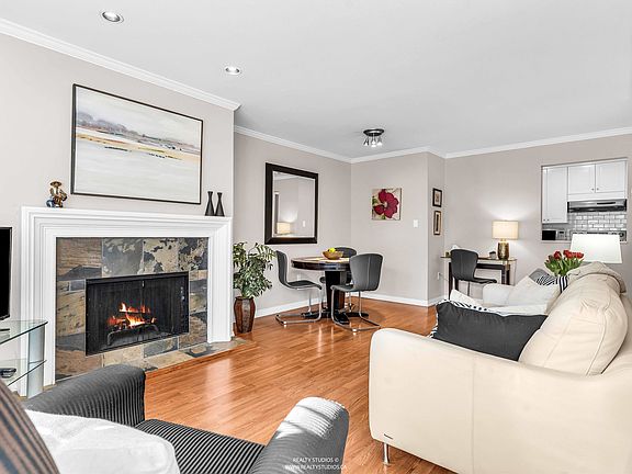 5th image of 555 W 14th Ave #109