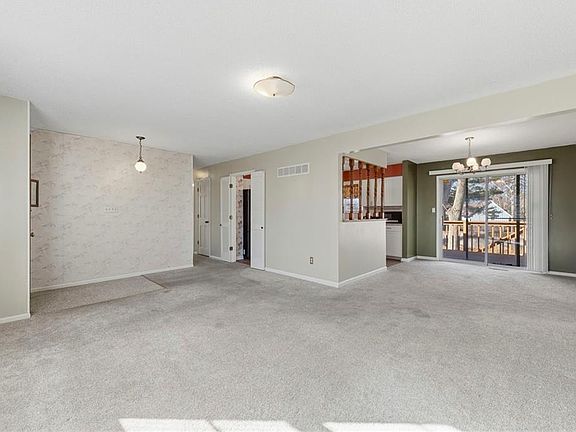 5th image of 2724 Queen Ridge Dr