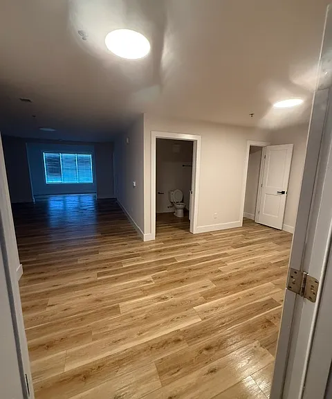 142 N Hines St — Photo 4