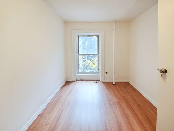 4th image of 116 E 31st St APT 4R