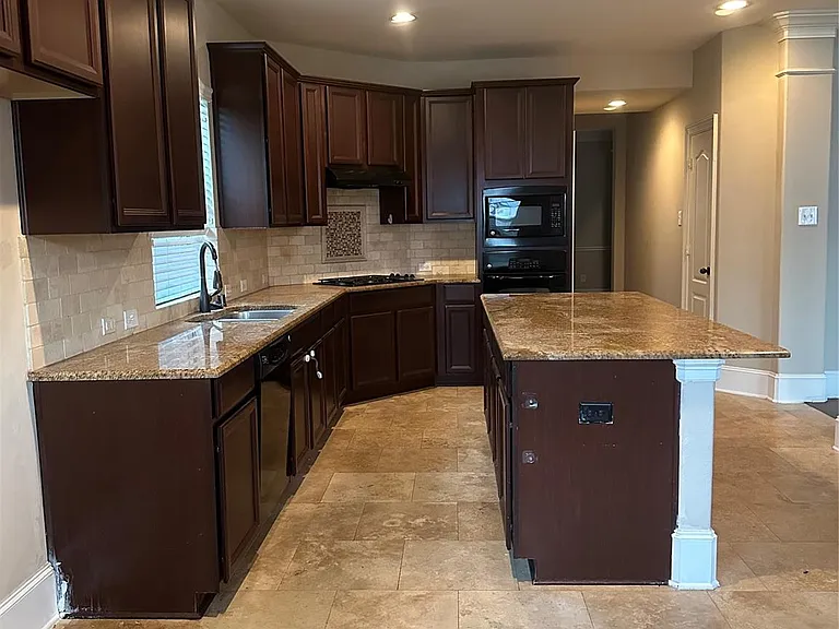 13915 Sawmill Run Ln — Photo 8