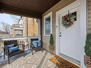 5 bed, 2568 sqft, $3,800 — Photo 2