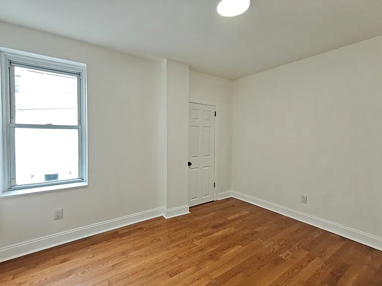 2406 E Harold St #2 — Photo 6