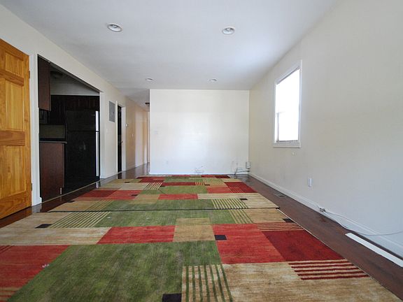 5th image of 19810 56th Ave #1