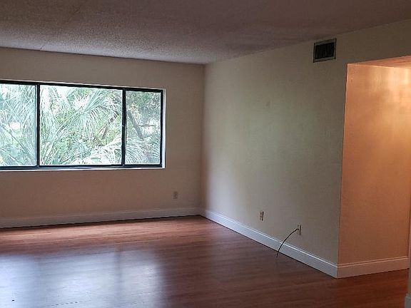 4th image of 633 S Palmetto Ave #2020