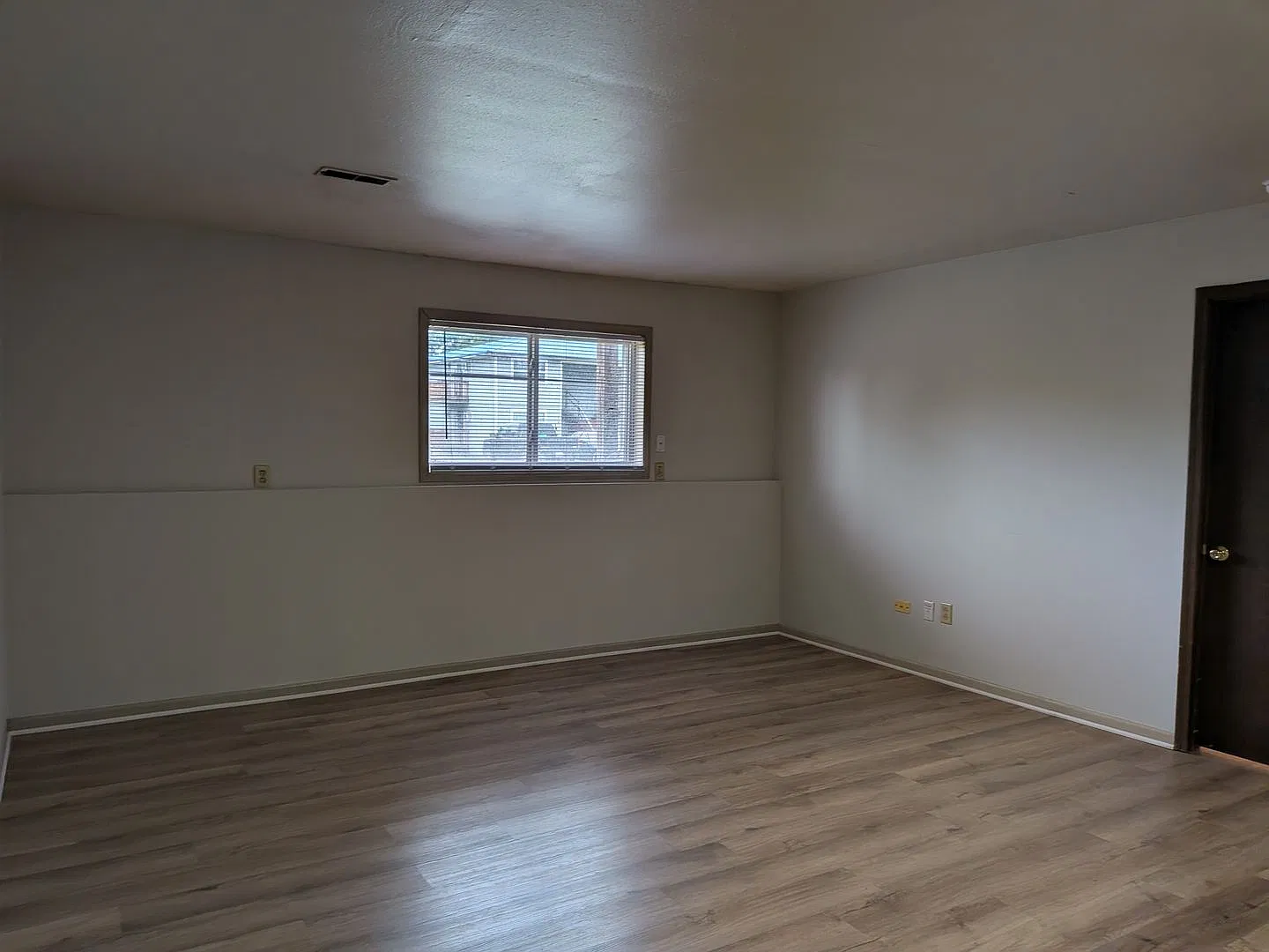 1307 Westview — Photo 2