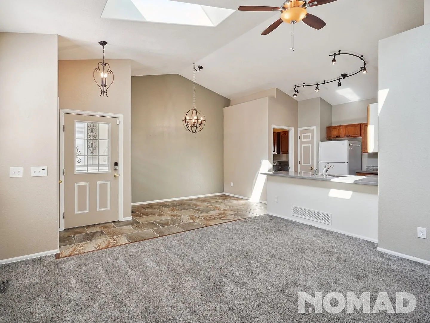 3 Bedroom Townhome in a gated community in Colorado Springs — Photo 4