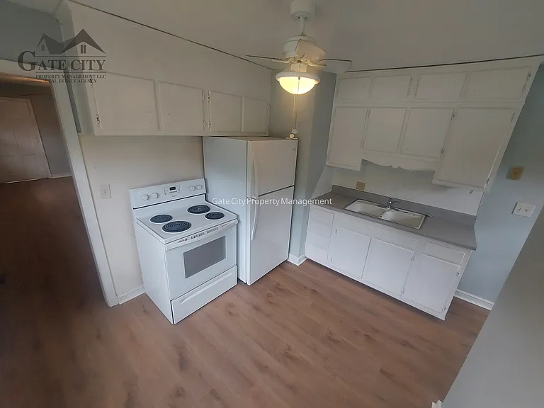 1218 Guyer St — Photo 3