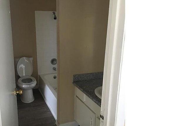 3rd image of 5625 Antoine Dr #313