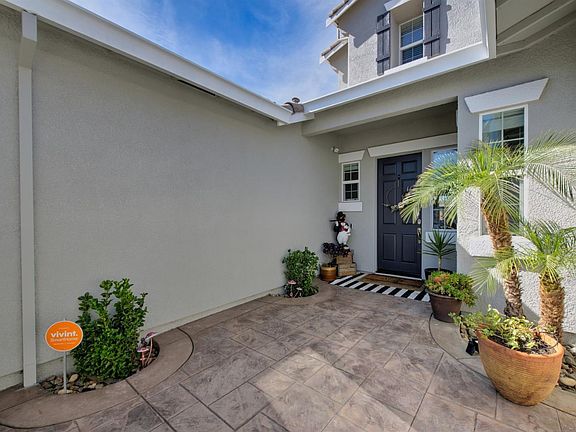 3rd image of 124 Brighton Cir