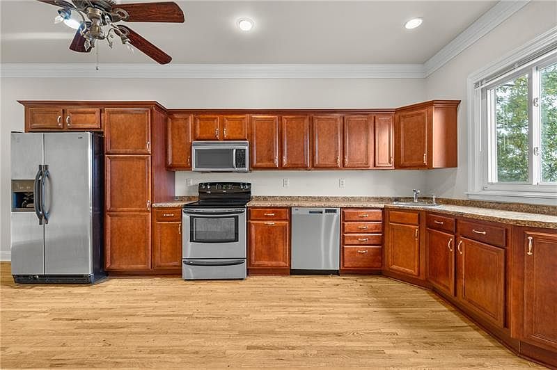 First Floor: Spacious eat-in Kitchen