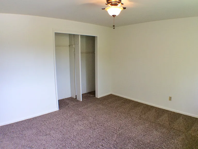 15220 NE 3rd Pl — Photo 13